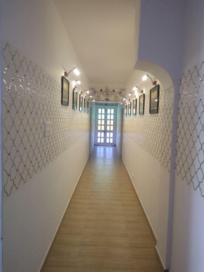 Hotel Mewarts 3*